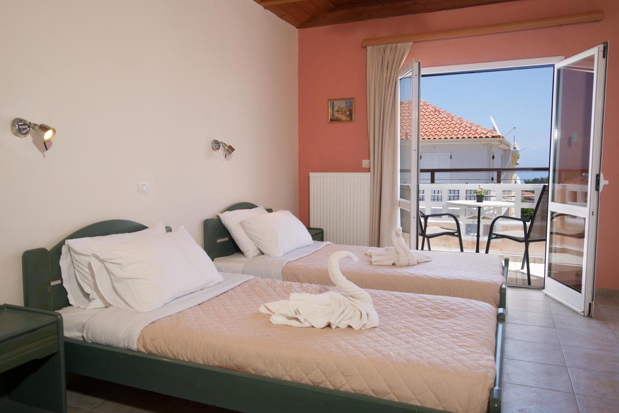 Theodora Studios & Apartments Skala  Buitenkant foto